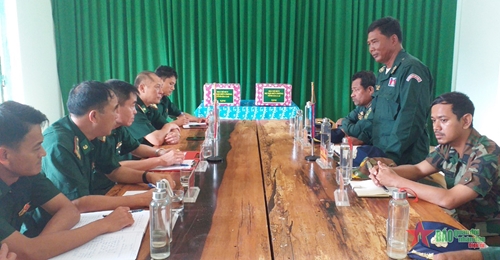 Bộ đội Biên phòng tỉnh Gia Lai trao đổi tình hình với lực lượng bảo vệ biên giới Campuchia
